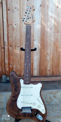 Tanglewood Stratocaster Electric guitar - Aramiszoli [Today, 1:32 pm]