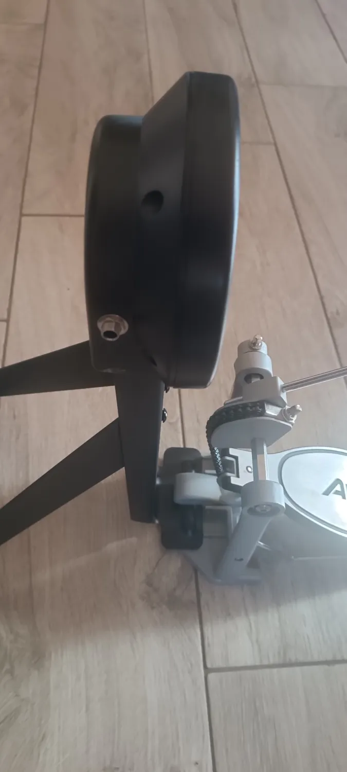 Alesis Lábgép+ lábdob. Elektromos dob Alesis Lábgép+ lábdob. Elektromos dob