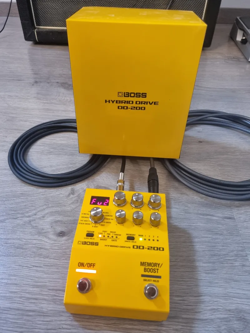 BOSS OD-200 Hybrid Drive Distrotion BOSS OD-200 Hybrid Drive Distrotion