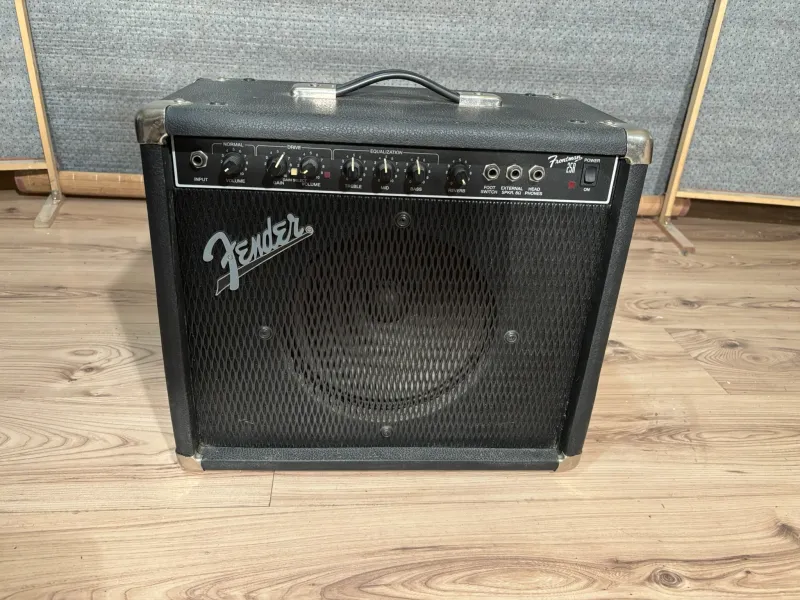 Fender Frontman 25R Gitárkombó Fender Frontman 25R Gitárkombó