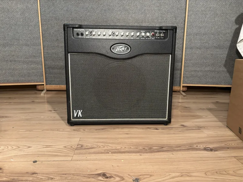 Peavey ValveKing 20 MKII elektrónkové gitarové kombo Peavey ValveKing 20 MKII elektrónkové gitarové kombo