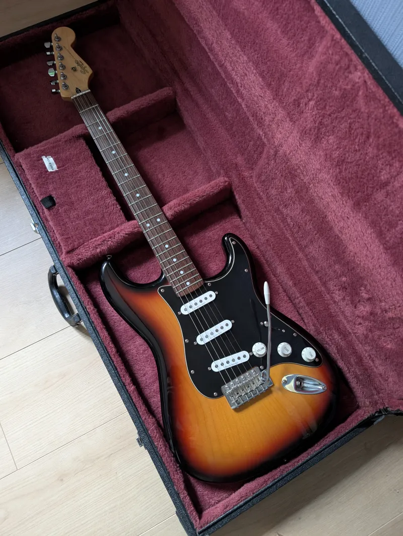 Squier Stratocaster Vintage Modifield 2008 made in India Electric guitar Squier Stratocaster Vintage Modifield 2008 made in India Electric guitar