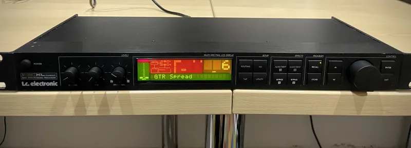 TC Electronic M-one XL Multieffekt processzor TC Electronic M-one XL Multieffekt processzor
