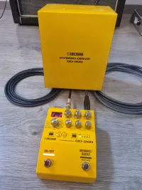 BOSS OD-200 Hybrid Drive Torzító