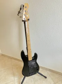 Fender Roger Waters Artist Series Signature Precision