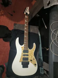 Ibanez RG350 DX white
