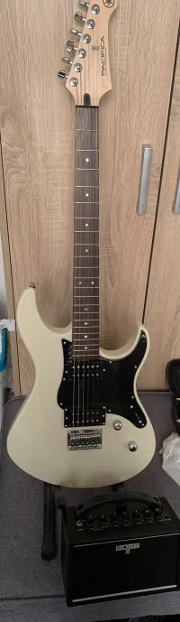YAMAHA Pacifica 120H Vintage White Elektrická gitara - Barta Beatrix [Yesterday, 4:29 pm]