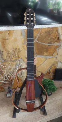 YAMAHA SLG 200 NW NT