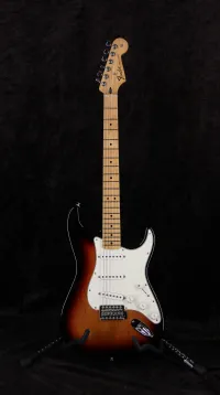 Fender Stratocaster Standard MIM 2018