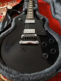 Gibson Les Paul Studio 2003 Elektrická gitara - Tom06 [Today, 6:21 pm]