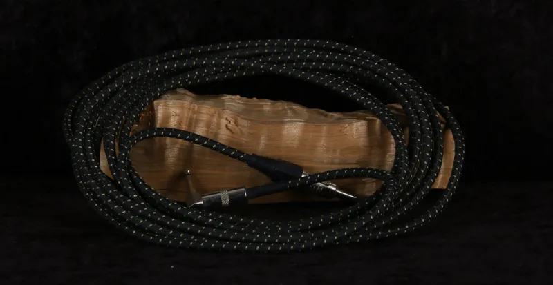 - Egyenespipás szövetes Kábel