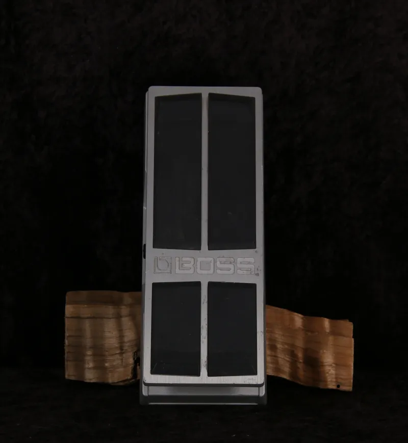 BOSS FV-500L Hangerő pedál