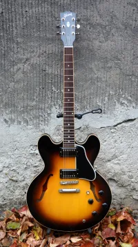 Gibson ES-335 Custom Electric guitar - Hurtu [November 19, 2025, 6:29 pm]