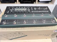Eladó egy remek Kemper Profiler Stage modeling processor. Hibátlan műszaki állapotban, illetve fóliás kijelző. Van benne pár extra IR és preset is. Doboza is megvan, amint a képen látszik. Csak [...]