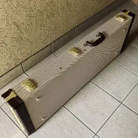 Thomann Tweed guitar case Estuche rígido -  [Today, 12:16 pm]