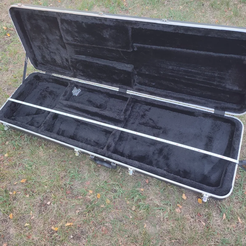 - Ibanez basszusgitár tok Puzdro na gitaru