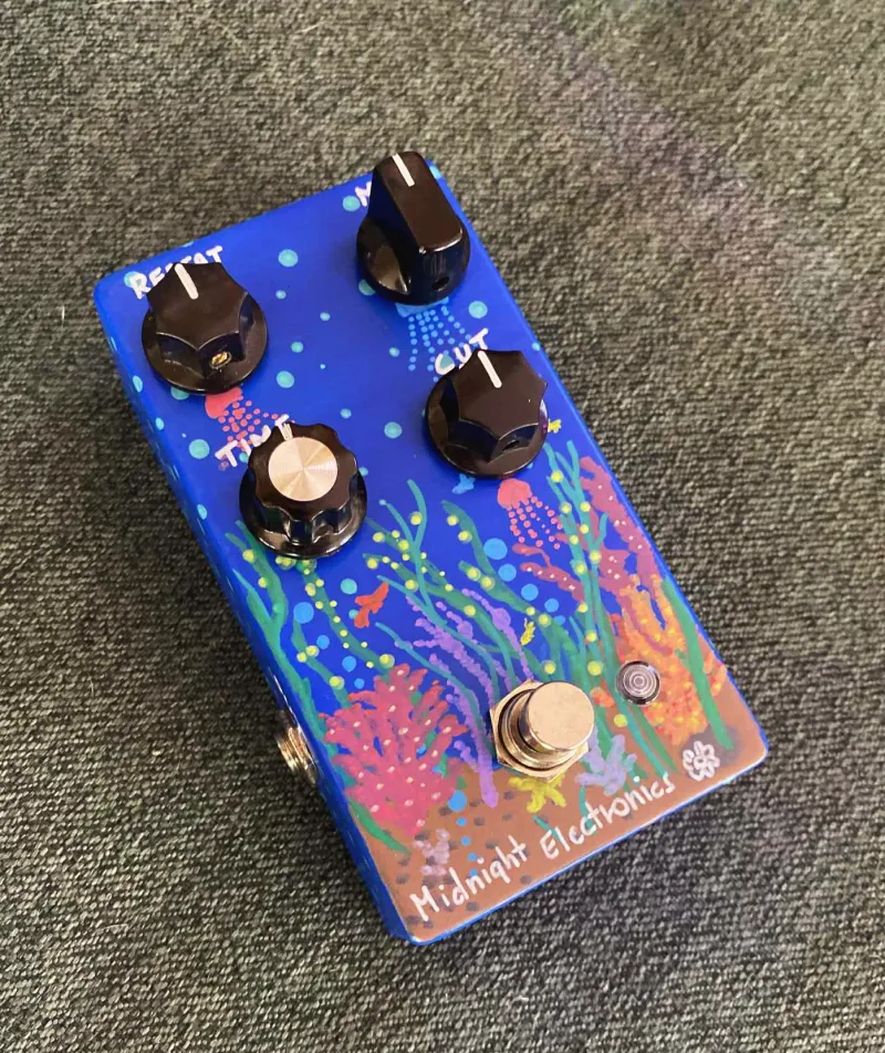 - Midnight Electronics  PT Delay Effect pedal