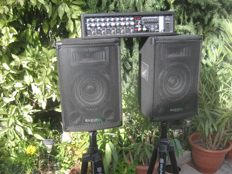 Behringer PMP550M Sistema de sonido PA