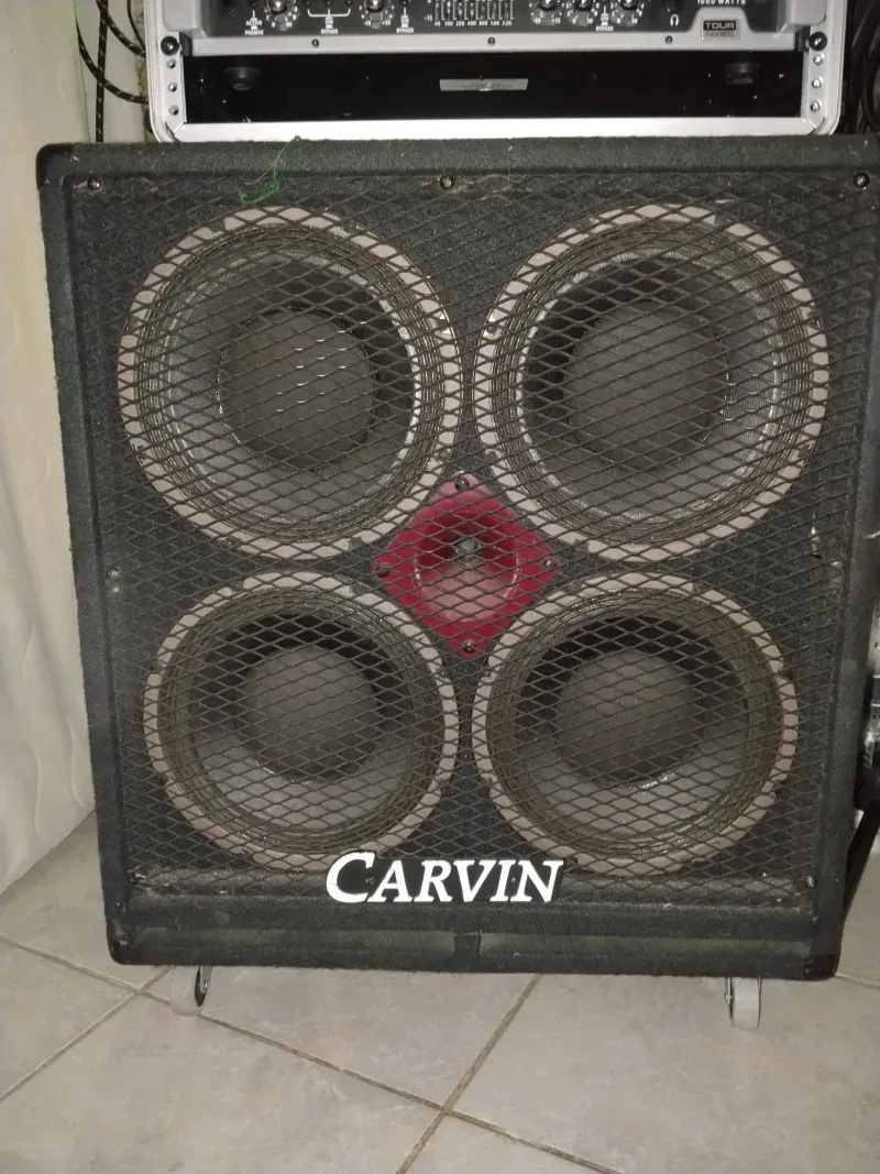 Carvin 600 watt, 8 ohm Basszus láda