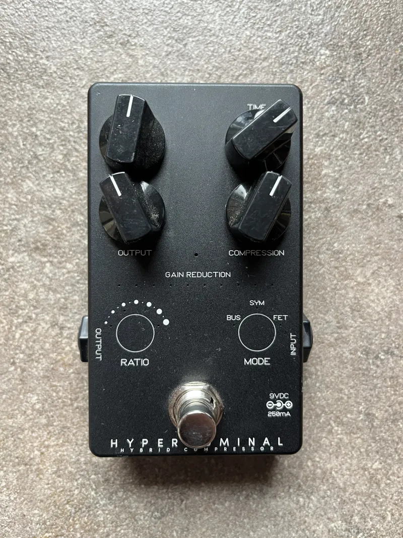 Darkglass Hyper Luminal Compressor pedal bass compressor