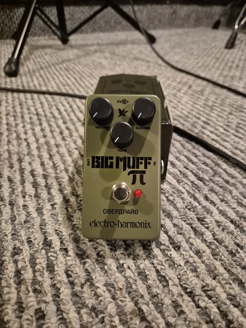 EHX Green Russian Big Muff Fuzz