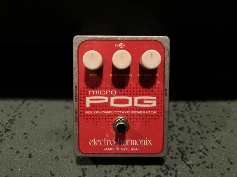 Electro-Harmonix Micro POG pedal de octava