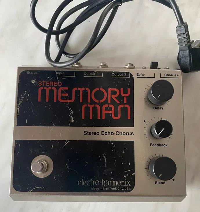Electro-Harmonix Stereo Memory Man Efecto