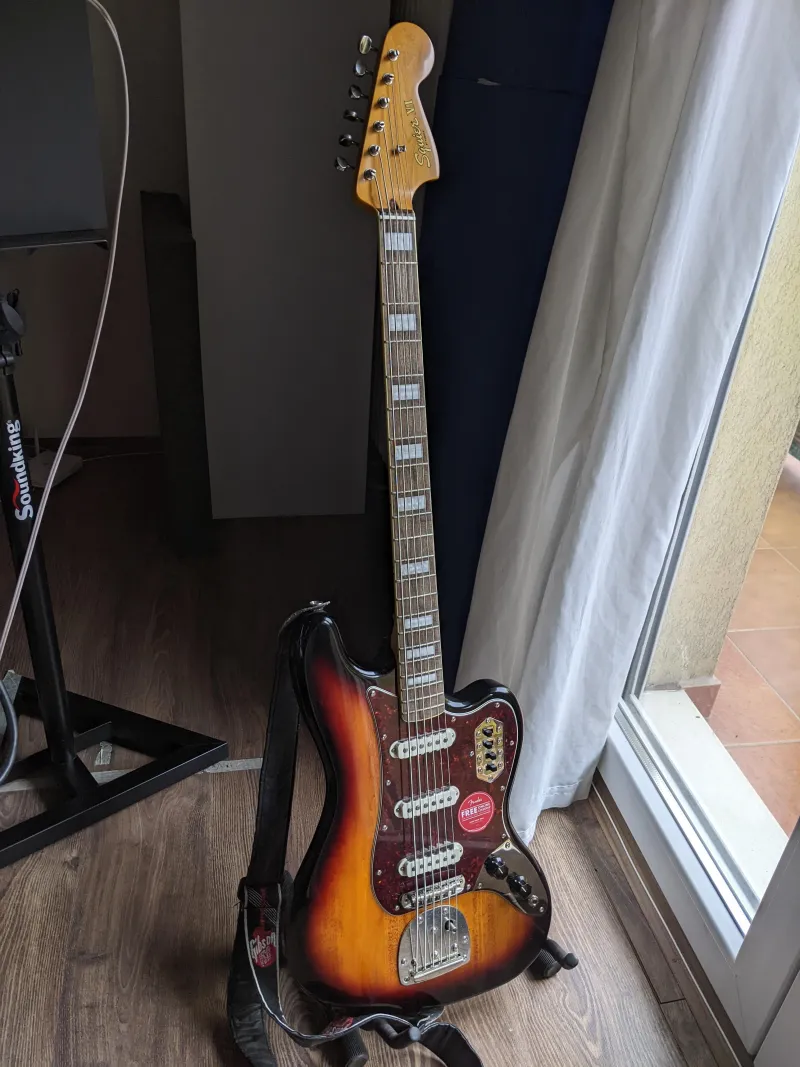 Squier Fender  VI Bass guitarra eléctrica barítona