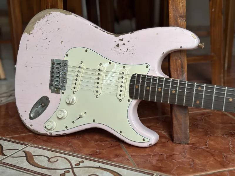 Handmade 1960 Stratocaster Shell Pink Relic Guitarra eléctrica