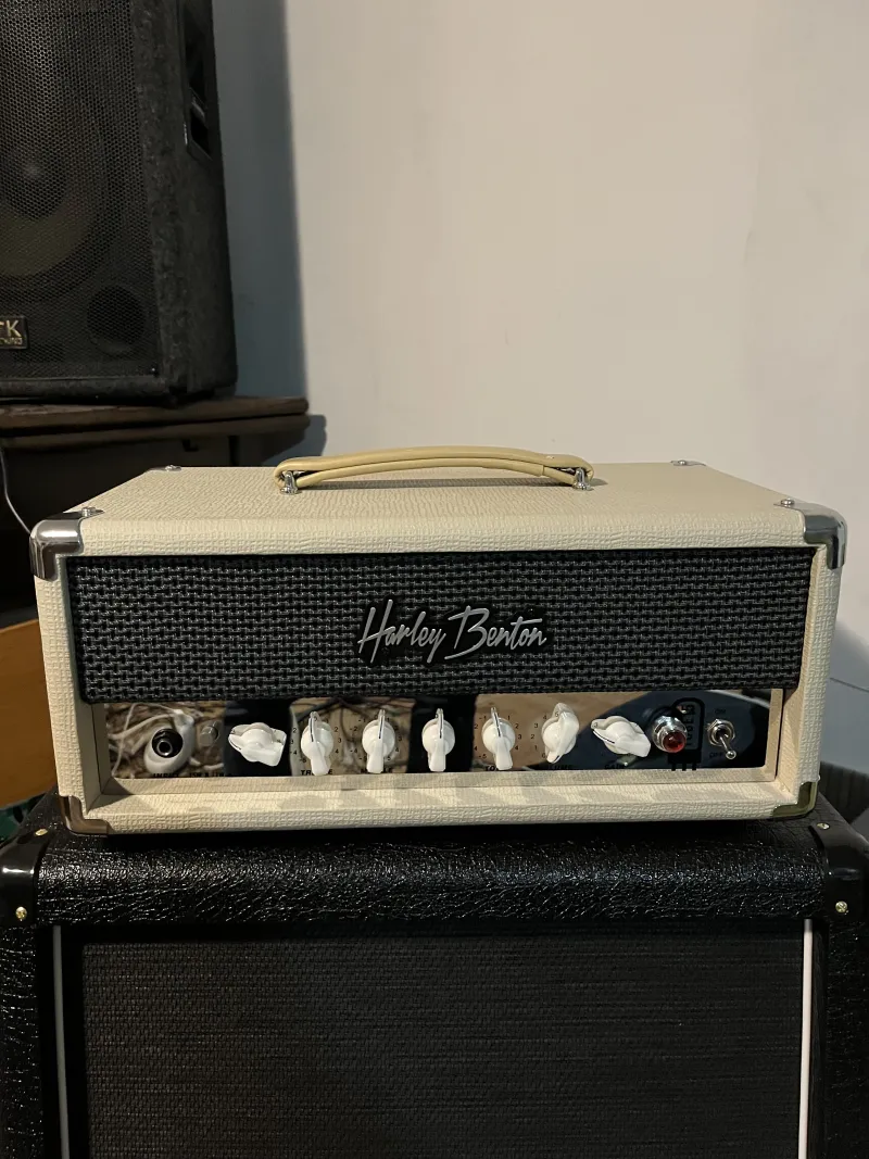Harley Benton Tube15 Head tube amplifier