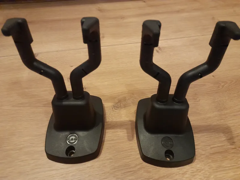 König & Meyer Önzáró Wall mounted guitar stand