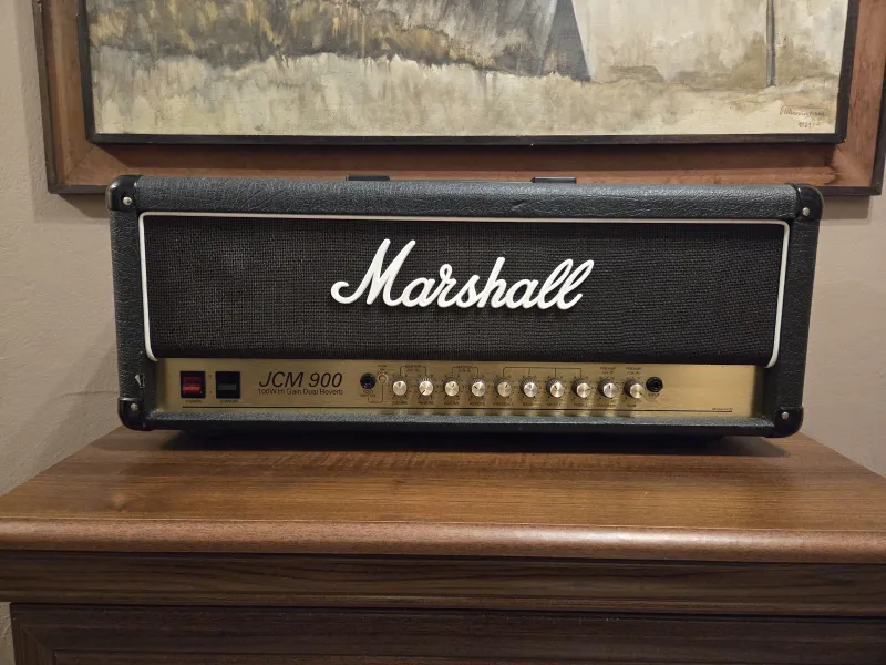 Marshall JCM 900 model 4100 100W elektrónkový zosilňovač