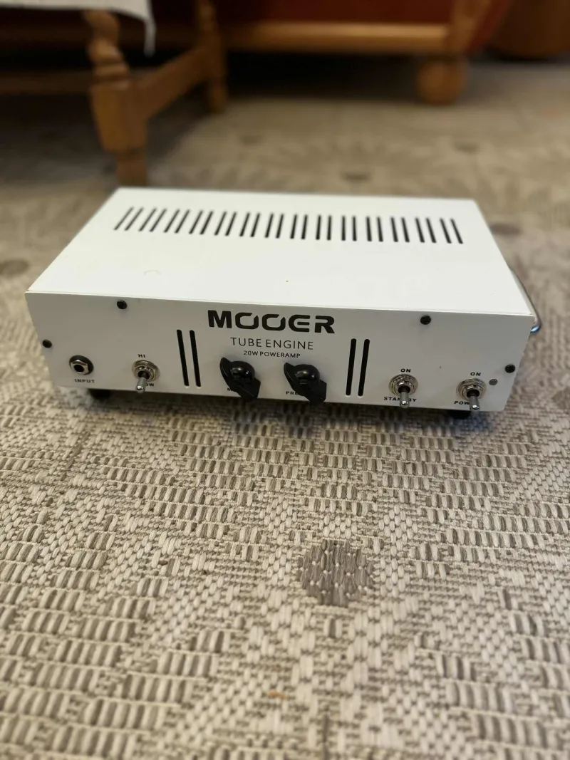 Mooer 20W csoves végfok Csöves végfok