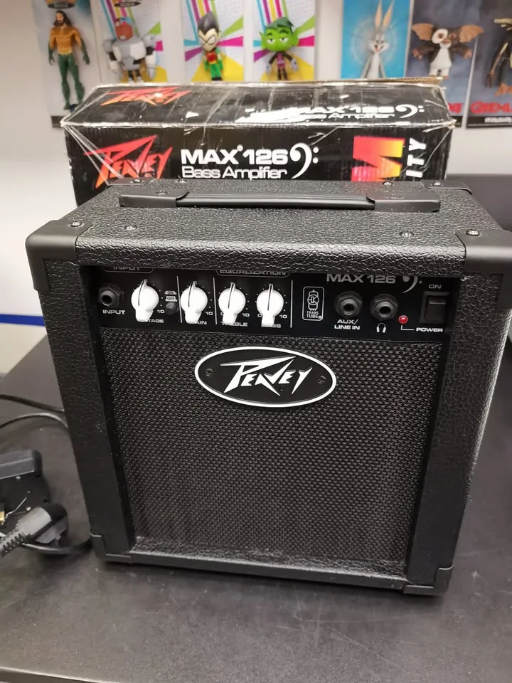 Peavey Max 126 Bass amplifier head and cabinet
