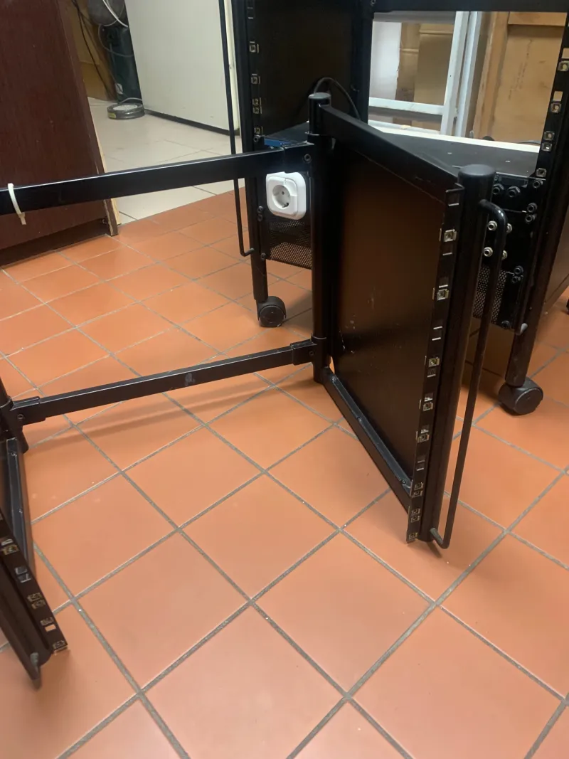 Quiklok Két darab RS-655 10U Rolling rack