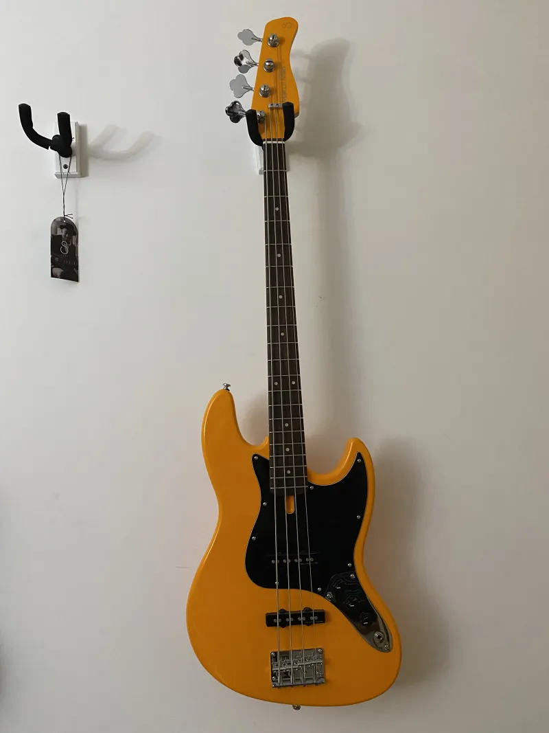 Sire Marcus Miller V3P-4 Orange Bajo eléctrico