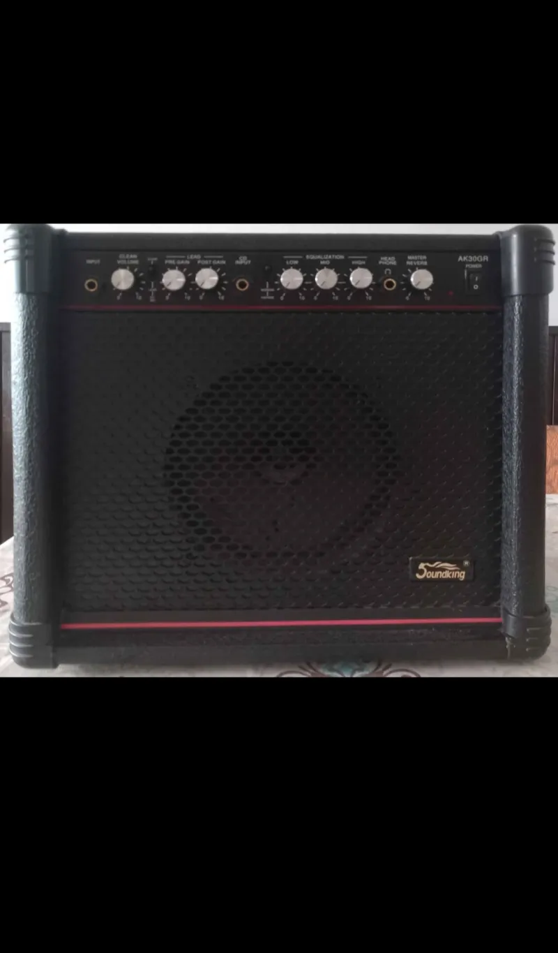 Soundking AK30GR Gitárkombó