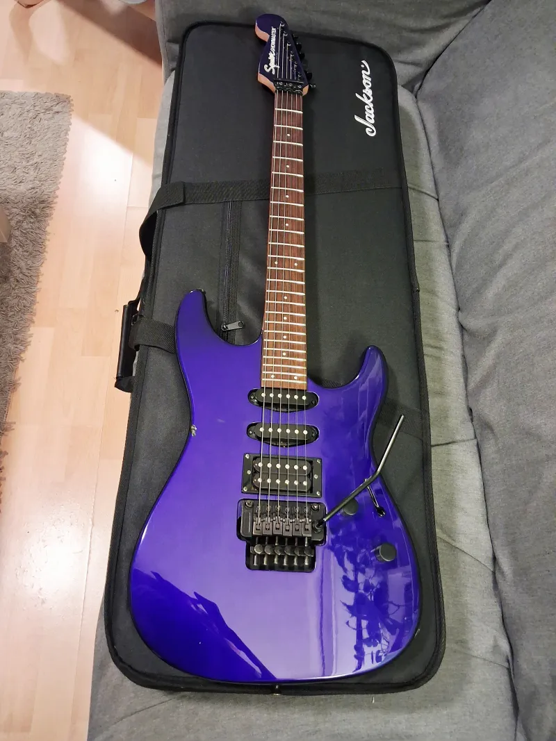 Squier Showmaster H-S-S Elektromos gitár