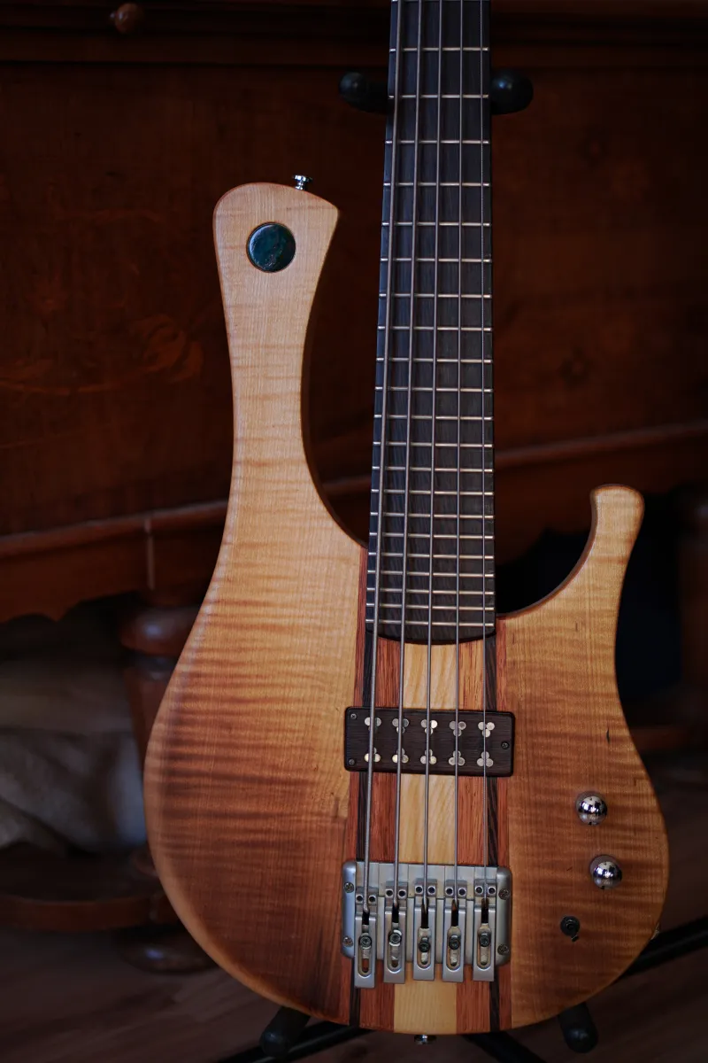 StonebasS No.22. Basszusgitár 5 húros