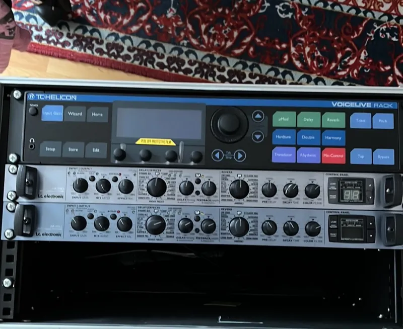 TC-Helicon Voicelive rack Vocal multi-effects