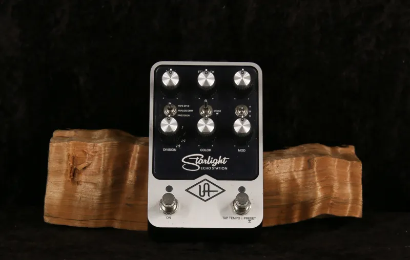 Universal Audio Starlight Echo Station Pedál