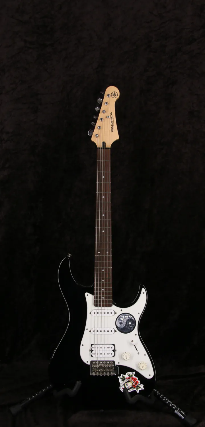 YAMAHA PAC 012 MII Elektromos gitár