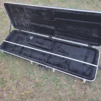 - Ibanez basszusgitár tok