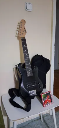 - Volcano Elektromos gitár - Kovács Krisztián [Ma, 08:39]