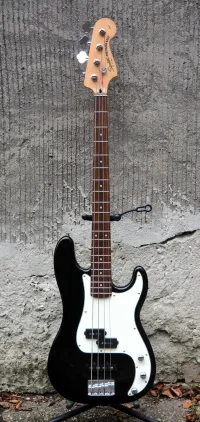 Squier Standard Precision Basszusgitár - Hurtu [Tegnap, 18:19]