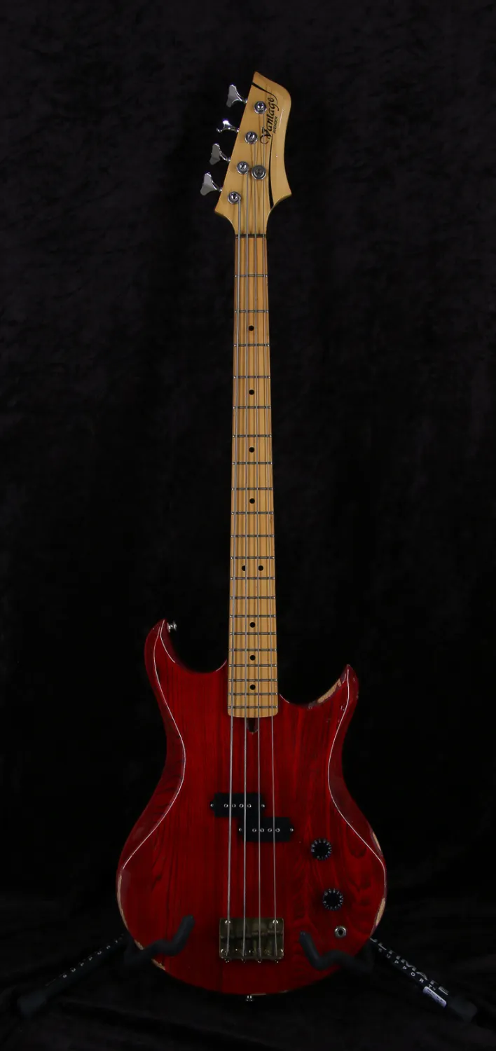 - Vantage Avenger Bass 1982 MIJ Basszusgitár
