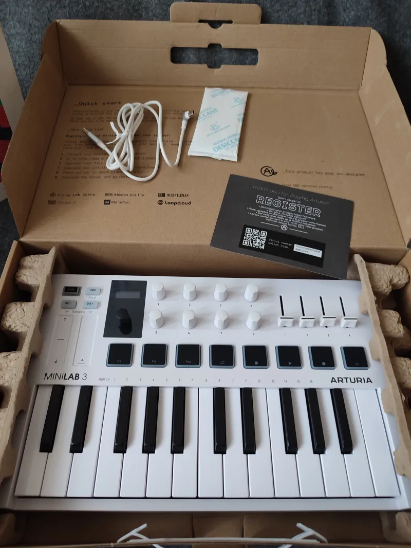 Arturia MiniLab 3 MIDI billentyűzet