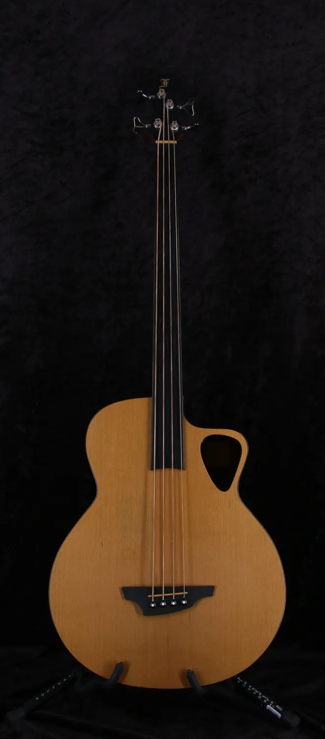 Furch B-40 CM Fretless Akusztikus basszusgitár