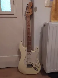 Squier Gitár Elektromos gitár - robesh [Ma, 08:49]