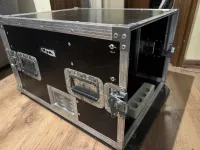 - 8U, 60cm mély, elosztóval Caja de rack - Klieber Krisztián [Today, 3:31 pm]